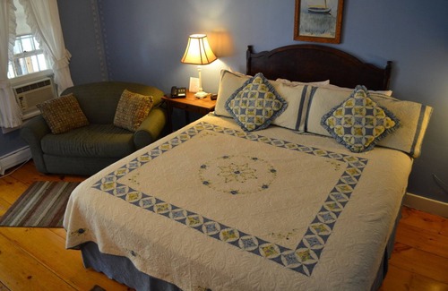 Lyme Center Bed & Breakfast | Dowds Country Inn