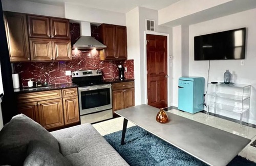 Chinatown Apartment | Downtown 1Bd Apt perfect for your stay!
