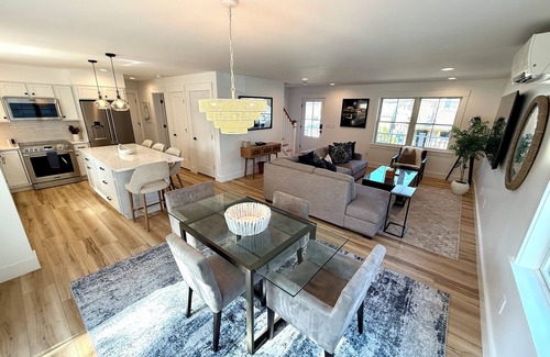Vineyard Haven House | Downtown brand new construction 3 bed & 3 bath