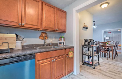 Brockton Apartment | Downtown Brockton Apt < 1 Mi to Local Dining
