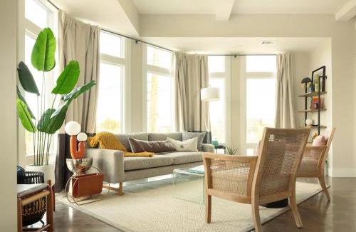 Old West Broad Neighborhood Apartment | Downtown, contemporary, 2 bedroom, Roof Terrace! 3B