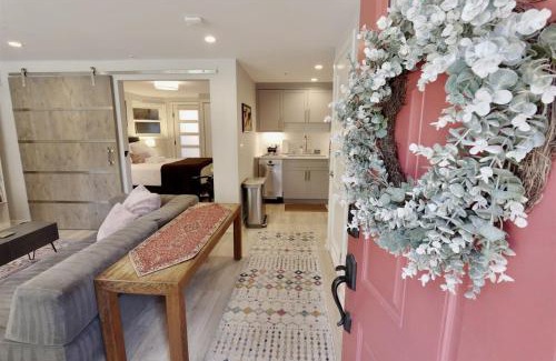 Logan Circle Apartment | Downtown DC Awaits with Parking Permit