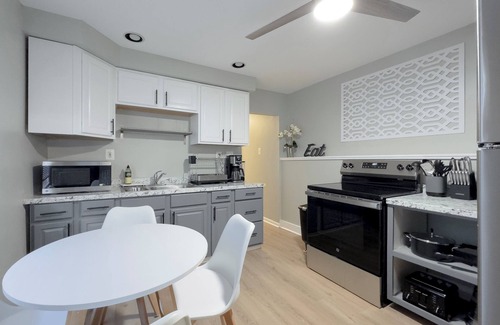 Downtown Condo | Downtown Frederick Creekside Escape