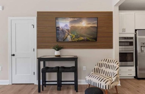 Wake Forest Condo | Downtown Getaway: Wake Forest - Walkable to Downtown!