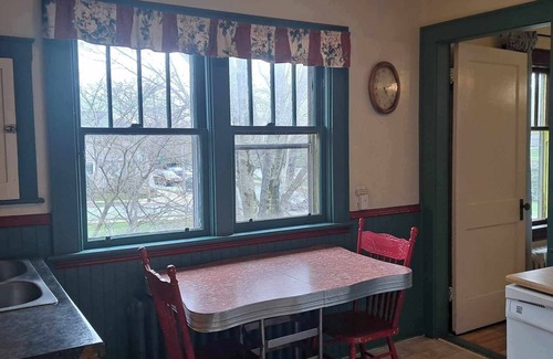 Dartmouth Apartment | Downtown heritage flat near everything