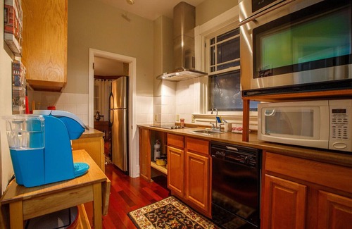 Queens Apartment | Downtown Liverpool elegant suite, antiques, wood floors, in historic Queen Anne
