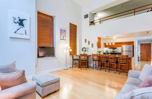 Downtown Apartment | Downtown loft apartment in the heart of downtown New Haven.