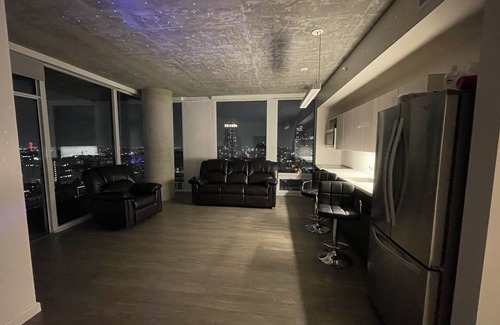 Paramount House | Downtown Los Angeles luxury high rises