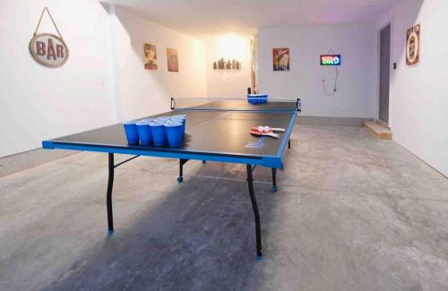 North Nashville House | Downtown Luxury - 10 Beds & Free Parking