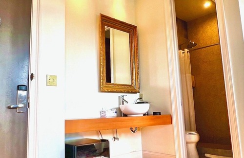 Medina Hotel | Downtown Medina Boutique Hotel - Best Available Room