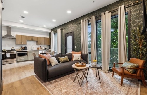 Eighth Avenue Condo | Downtown Nashville/Gulch Luxury Condo- Sleeps 6