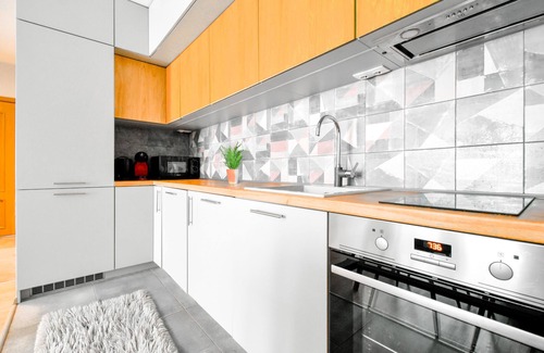 Sofia City Center Condo | Downtown - Netflix - AC - Next to Metro and Train