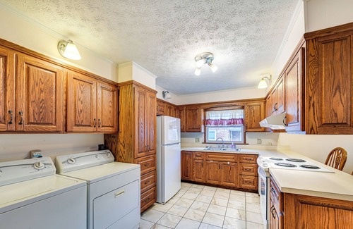 Paintsville House | Downtown Paintsville Vacation Rental!