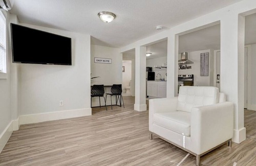 Round Rock Apartment | Downtown Round Rock Getaway Perfect for Couples