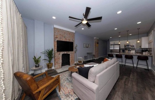 Columbus House | Downtown Townhome with Private Hot Tub!