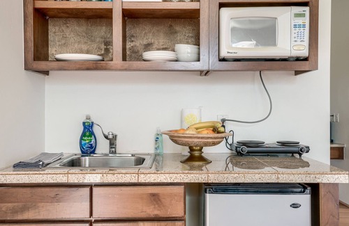 El Montevideo Apartment | Downtown Tucson Private Studio Stay Near Mall UofA Mall Restaurants Shops Movies