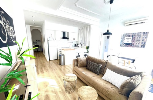 Arrancapins Apartment | DOWNTOWN VALENCIA FLAT WITH PATIO!