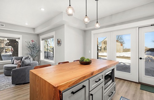 Park Point Apartment | Dragestil 713 Duluth Condos