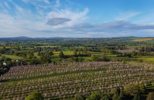 Ledbury House | Dragon Orchard Retreat