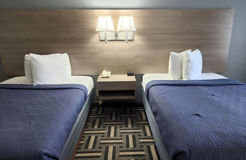 Hendersonville Hotel | Drakes Creek Inn