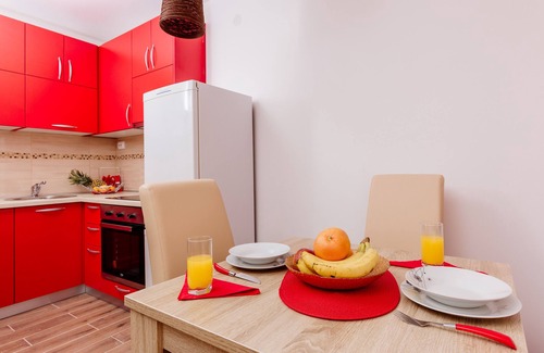 Lepetane Villa | Dram Vacation Apartments- Red Studio