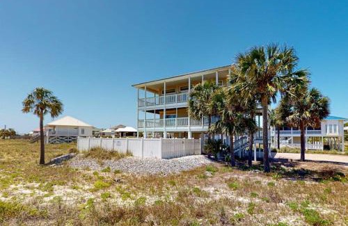 East End House | Dream Chaser-Private Pool-Pet Friendly-Directly across from boardwalk to beach
