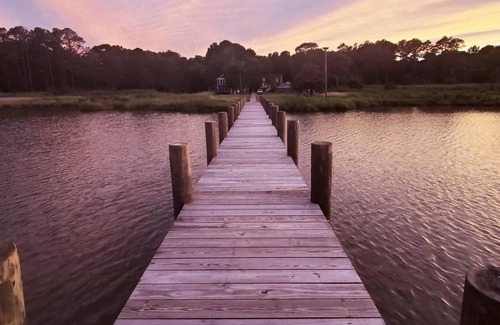 Piney Point Cottage | Dream getaway Cottage in St. George Island with Private Pier in St. Mary, MD