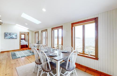 Surry House | Dream Harbor House and Cottage