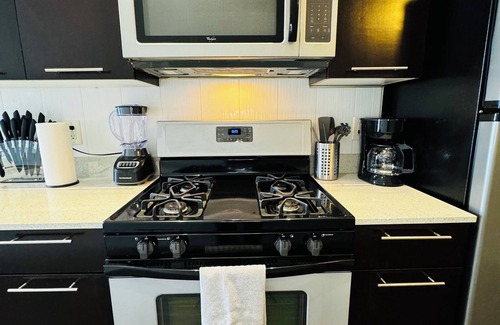 Glendale Apartment | DREAM HOLLYWOOD APARTMENT WITH FREE PARKING