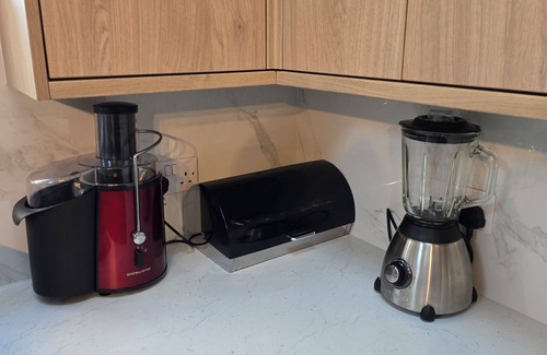 West Hendon House | Dream House on London/Pet Friendly