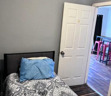 Fitchburg House | Dream Inn LLC