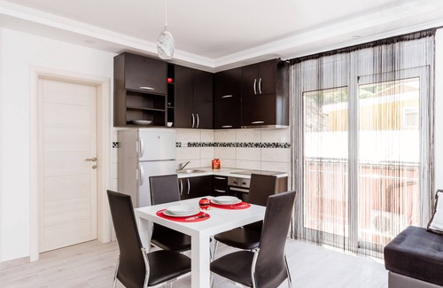 Tivat Villa | Dream Vacation Apartments- Black Apartment