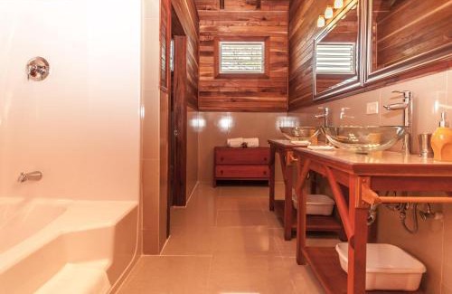 Teakettle Village Cabin | Dream Valley Belize