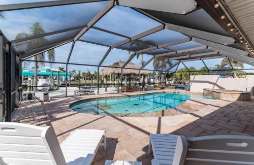 Isles of Capri House | Dreamers Hideaway I Waterfront I Direct Access