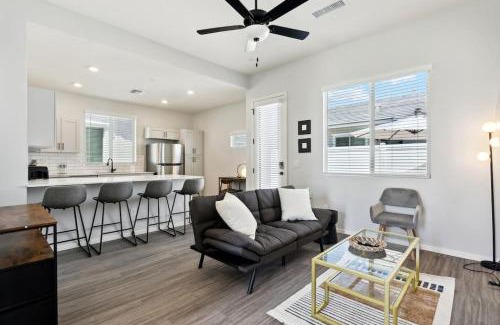 Casa Grande Apartment | Dreamlight Modern Home in Casa Grande with Pool,BBQ
