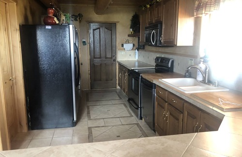 Sweetwater Cabin | Dreamy Log Cabin in Bear Lake. Spectacular Views, Great Location, Quiet Getaway.