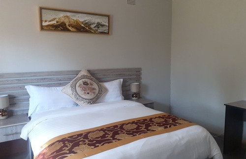 Lobatse Bed & Breakfast | Driftwood Boutique Bed and Breakfast