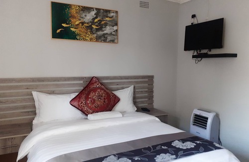 Lobatse Bed & Breakfast | Driftwood Boutique Bed and Breakfast