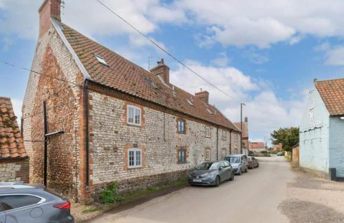 Holme House | Driftwood Cottage Holme next the sea pets go free
