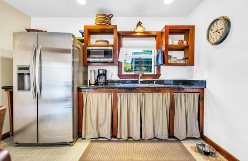 Belgrade Cottage | Driftwood Cottage with Cottages of Maine, Lake Great Pond, Dog Friendly, Kayaks