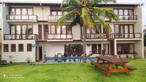 Uswetakeiyawa House | Driftwood Villa
