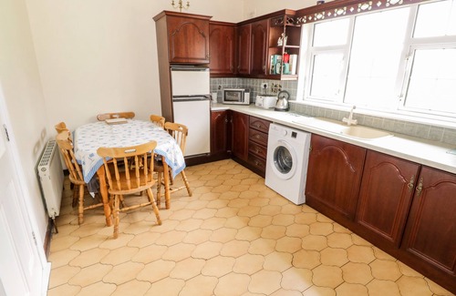 Dromore West Cottage | DROMORE WEST COTTAGE, family friendly in Dromore West, County Sligo