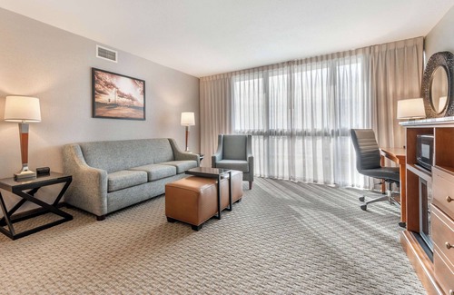 Champaign Hotel | Drury Inn & Suites Champaign