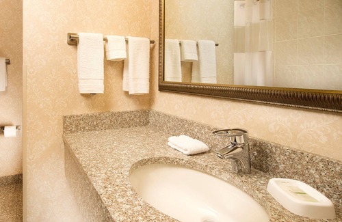 Sharonville Hotel | Drury Inn & Suites Cincinnati Sharonville