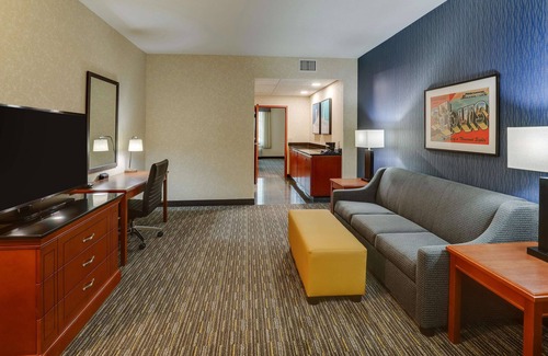 Arnold Hotel | Drury Inn & Suites St. Louis Arnold