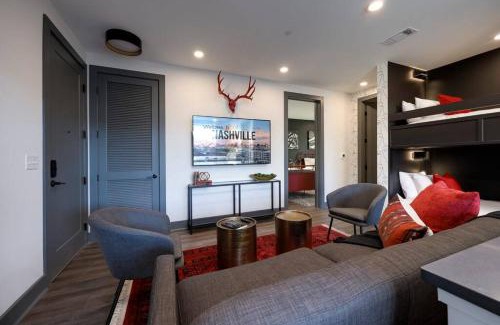Rolling Mill Hill House | DT Nashville Walk to Broadway 2 Bedrooms Sleeps 8