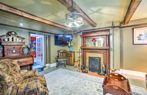 Elizabethtown House | Dtwn Elizabethtown Home with Fire Pit and Gas Grill!