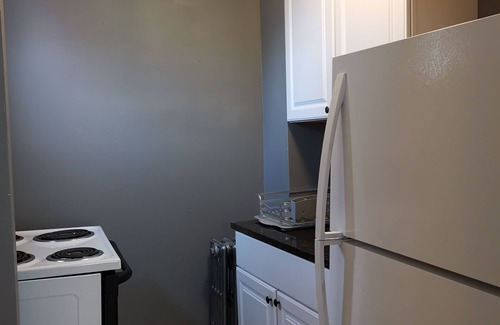 Worcester Apartment | DTWN Studio, separated entrance, walk to WPI, Palladium, DCU, free parking