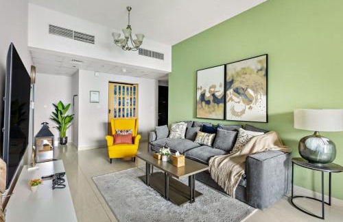Business Bay Apartment | Dubai Dream Retreat- Burj Views