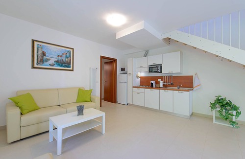 Viserbella Apartment | DUCAL RESIDENCE 20 METERS FROM THE SEA, IN VISERBA. Trilo Suite n. 8